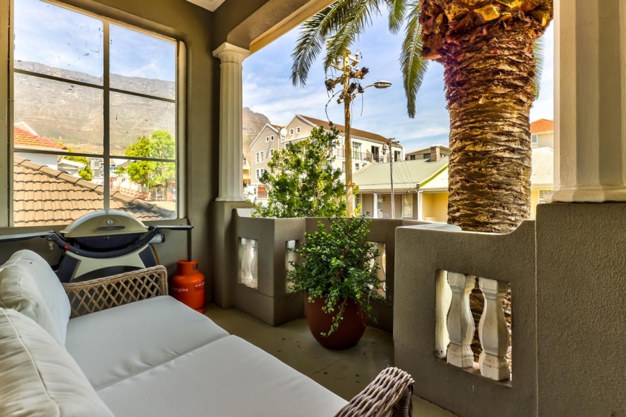 To Let 2 Bedroom Property for Rent in Vredehoek Western Cape